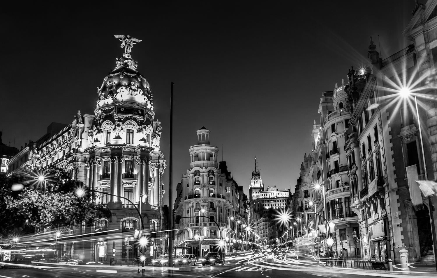 Фотообои чёрно-белые Мадрид