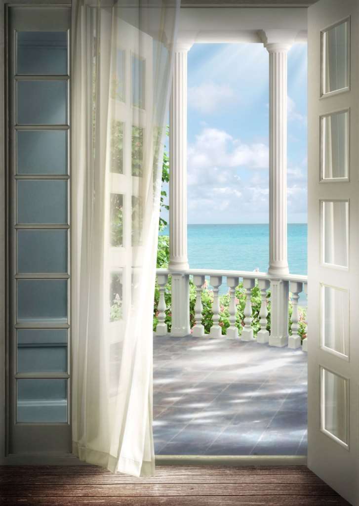 Фотопанно вид с балкона на море