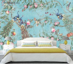 Фотообои фреска павлины в интерьере спальни
